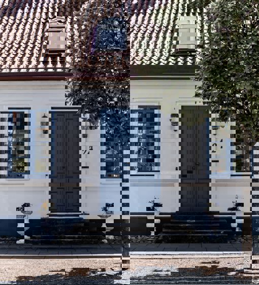 Vacker entré på stenhus