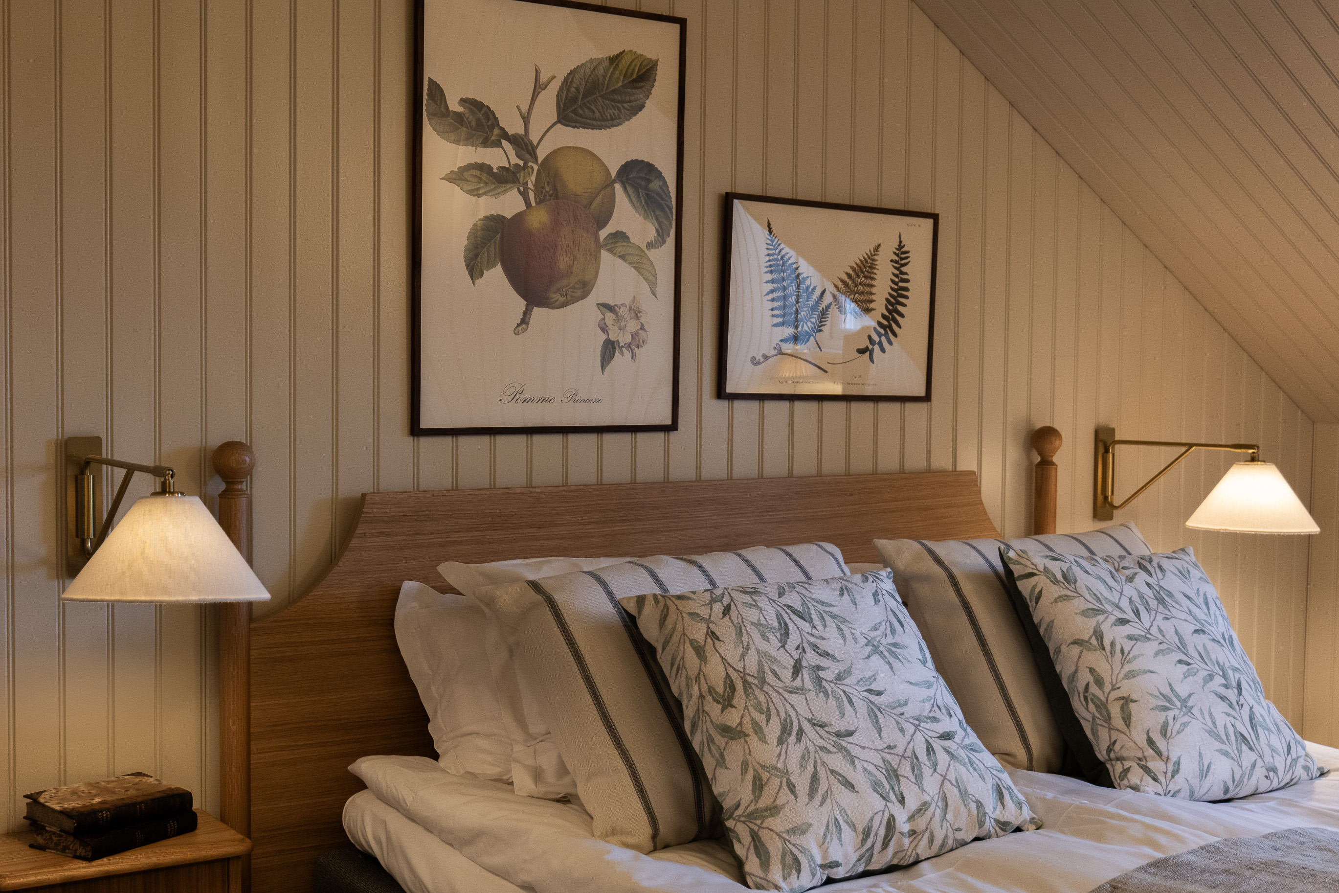 Vackra hotellrum med romantisk inredning i herrgårdsstil