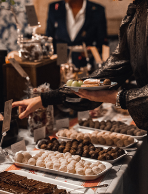 Stort traditionellt julbord på herrgården