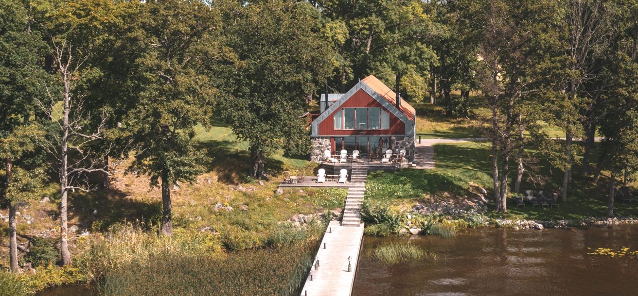 Herrgårdens bastu ligger intill Mälaren