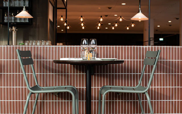 Caféstolar och bord