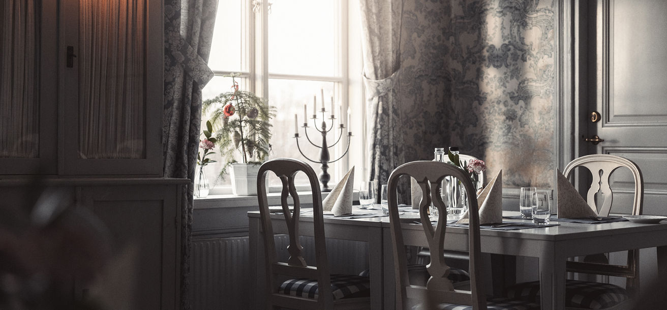 Vackert middagsbord i restaurangen